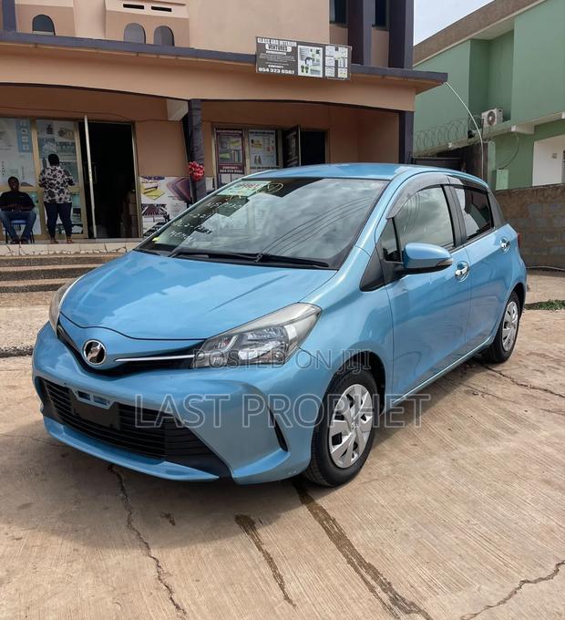 Toyota Vitz 1.3 FWD 5dr 2015 Blue