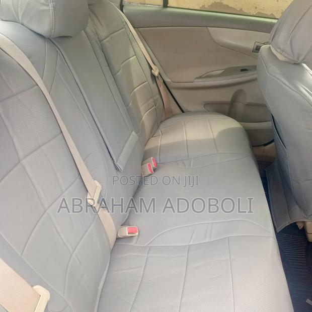 Toyota Corolla 2010 Green
