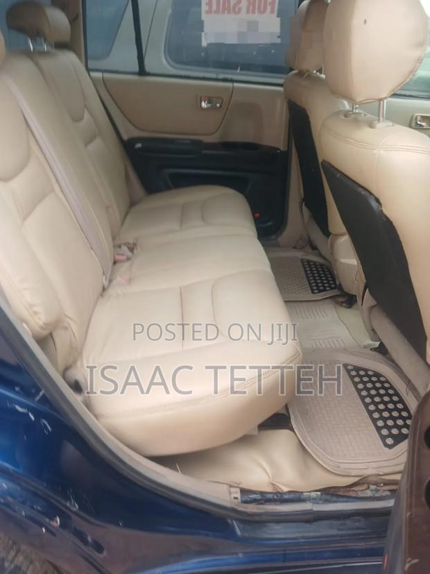Toyota Highlander Base 2010 Blue
