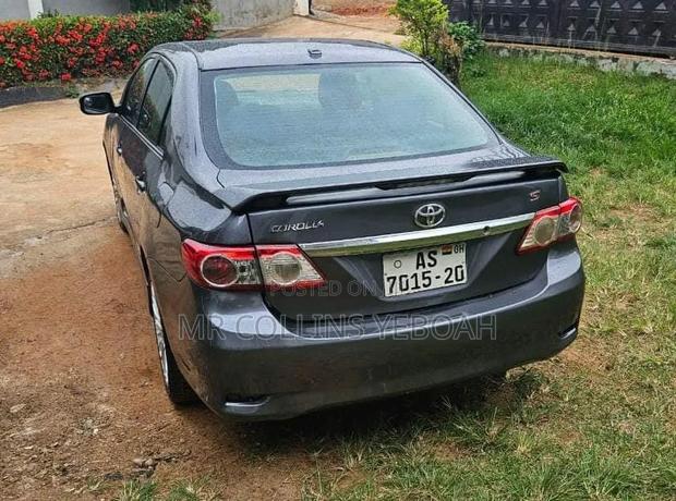 Toyota Corolla 2013 Gray