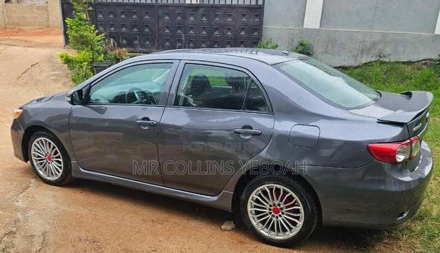 Toyota Corolla 2013 Gray