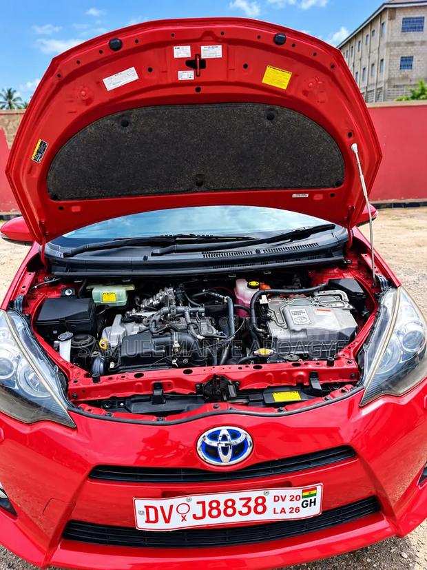 Toyota Aqua 2013 Red