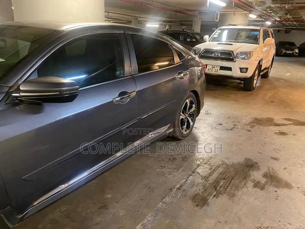 Honda Civic Touring 4dr Sedan (1.5L 4cyl) 2016 Gray
