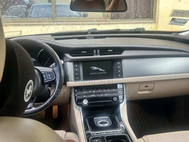 Jaguar XF 30t Premium AWD 2018 Green