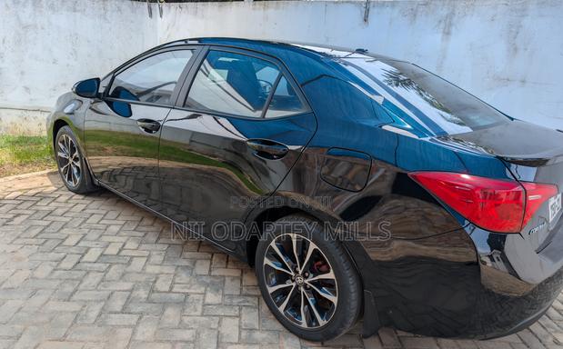 Toyota Corolla SE Special Edition 4dr Sedan (1.8L 4cyl CVT) 2017 Black