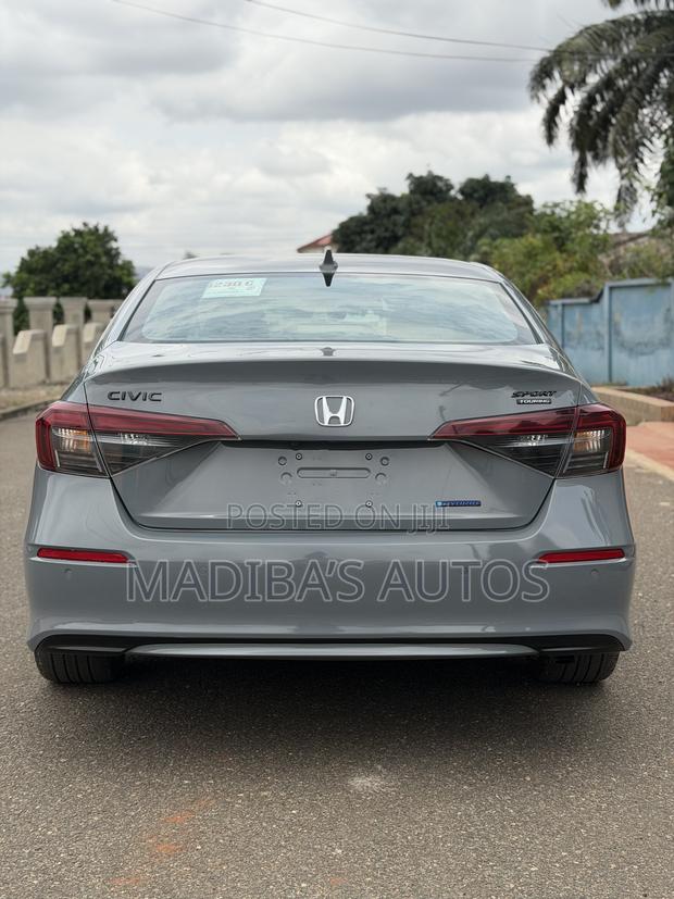 Honda Civic Sport Touring Hybrid Sedan 2026 Gray