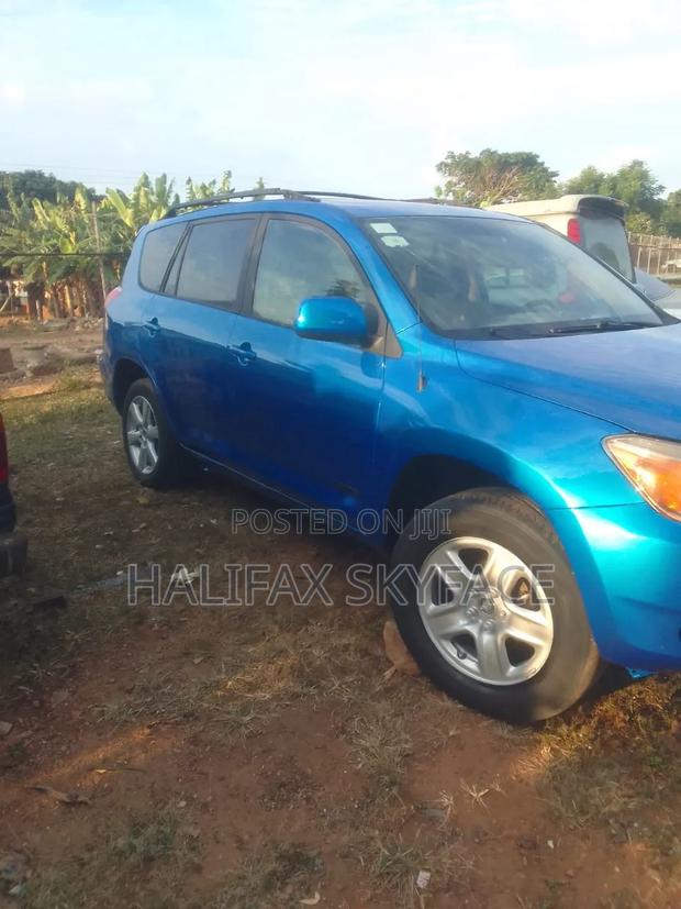 Toyota RAV4 2011
