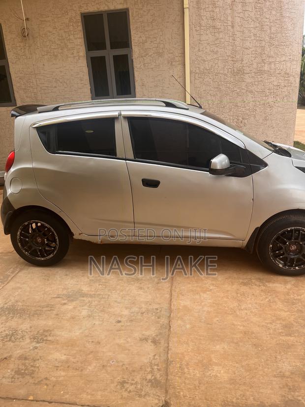 Chevrolet Spark Plus 2012 Gray