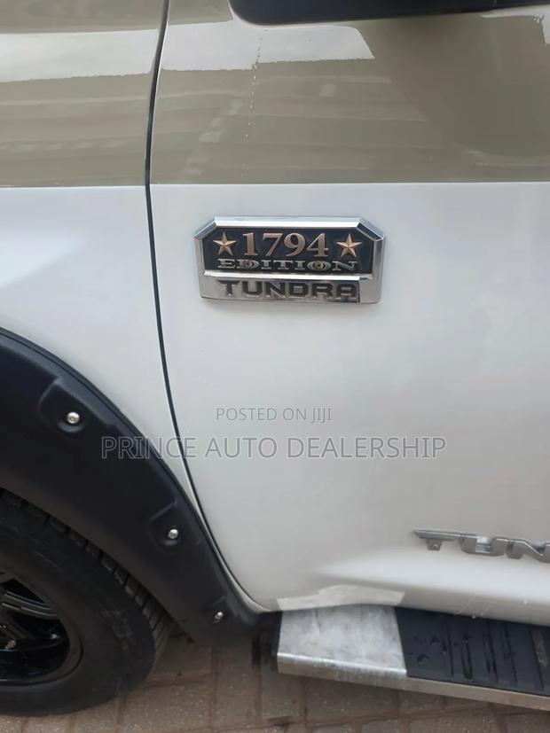 Toyota Tundra 2016 White