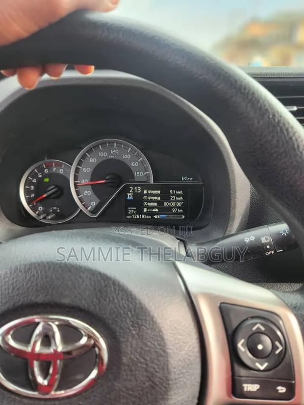 Toyota Vitz 1.3 FWD 5dr 2014 White