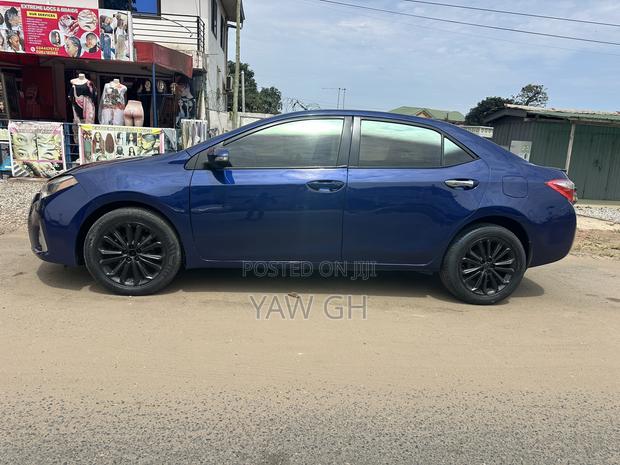 Toyota Corolla LE 4dr Sedan (1.8L 4cyl CVT) 2016 Blue