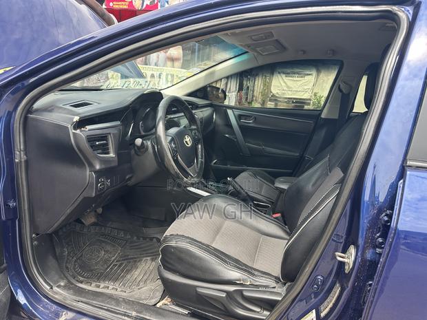 Toyota Corolla LE 4dr Sedan (1.8L 4cyl CVT) 2016 Blue
