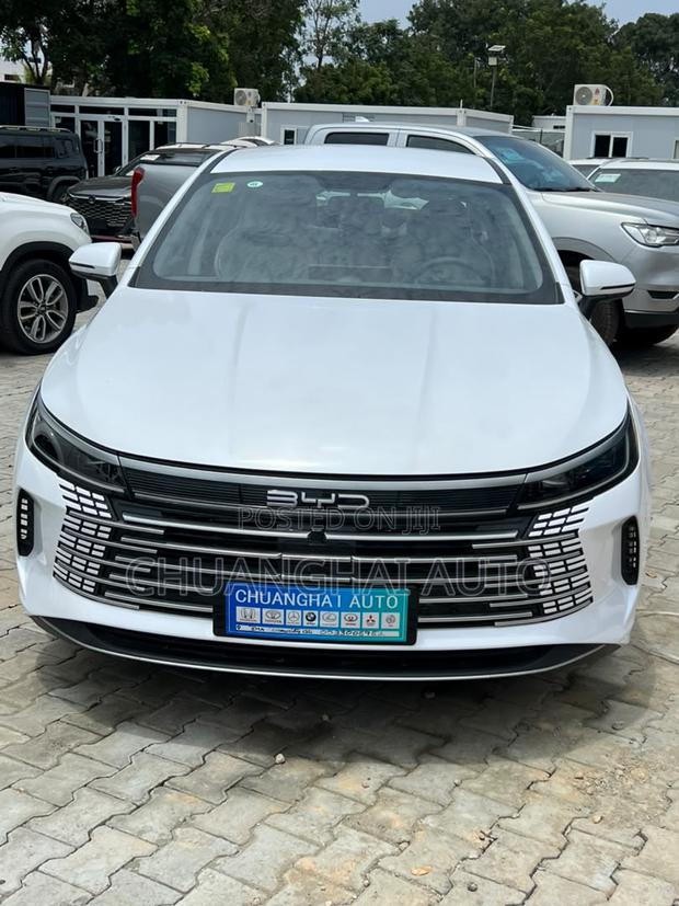 New BYD Destroyer 05 DM-i 1.5 Hybrid FWD 2025 White