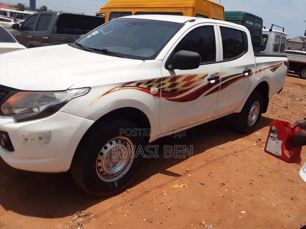 Mitsubishi L200 2009 White