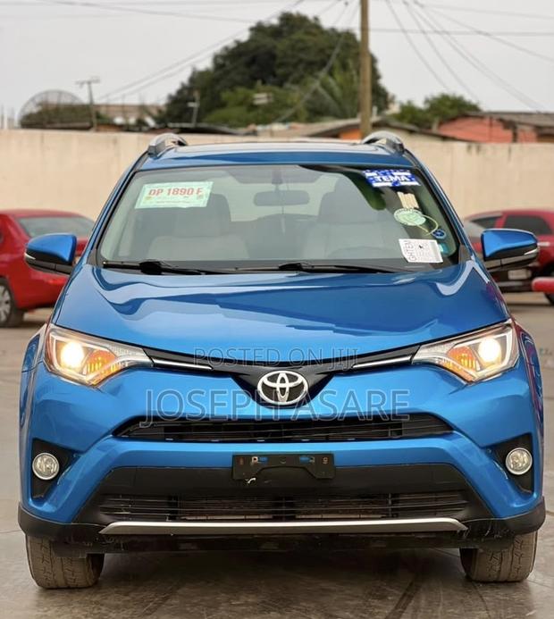 Toyota RAV4 XLE AWD (2.5L 4cyl 6A) 2016 Blue