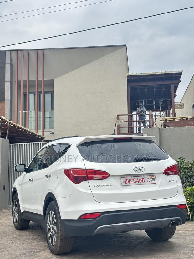 Hyundai Santa Fe SE AWD 2016 White