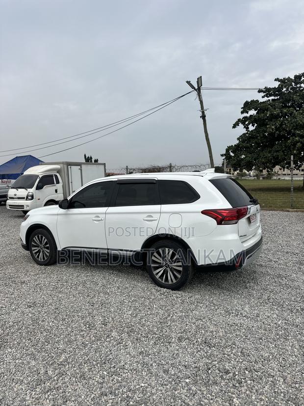 Mitsubishi Outlander SE AWC 2019 White