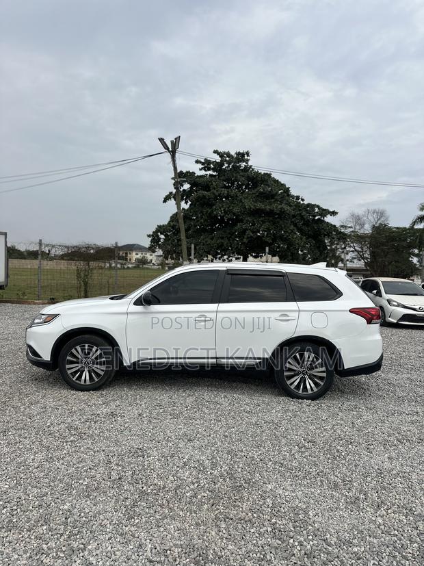 Mitsubishi Outlander SE AWC 2019 White
