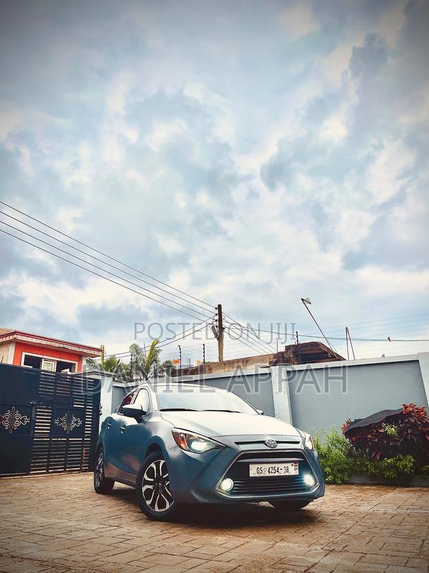 Toyota Yaris 2017 Gray