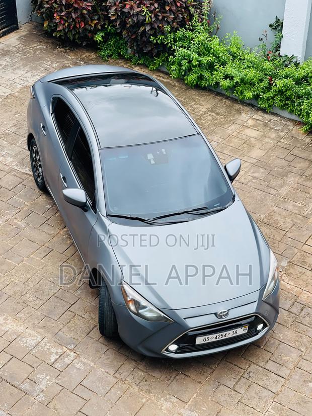 Toyota Yaris 2017 Gray