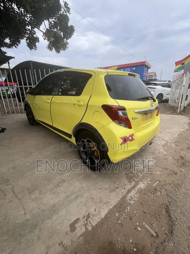 Toyota Vitz 2015 Yellow