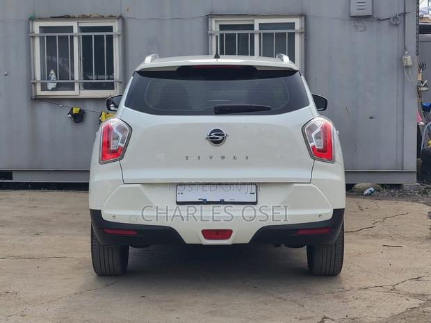 SsangYong Tivoli 2017 White
