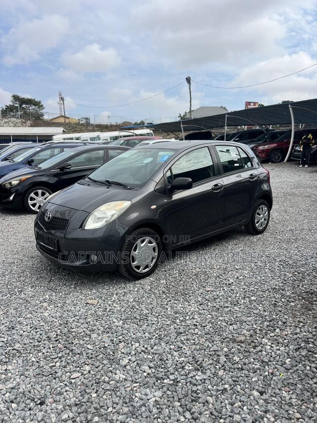 Toyota Vitz 2010 Gray