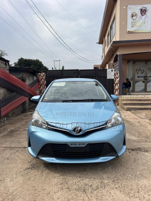 Toyota Vitz 1.3 AWD 3dr 2015 Blue