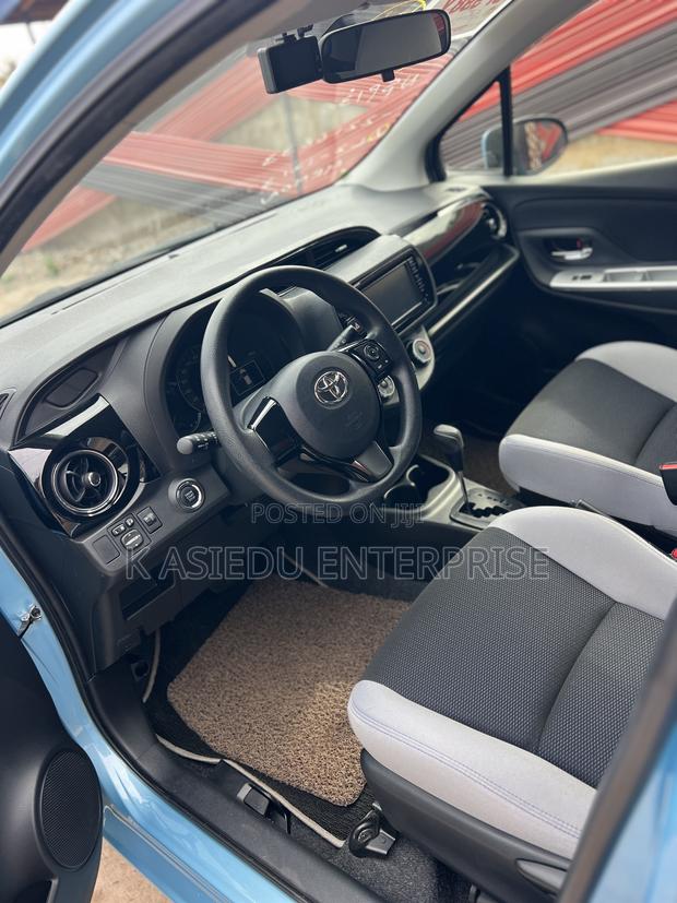Toyota Vitz 1.3 AWD 3dr 2015 Blue