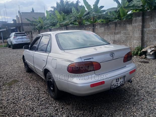 Toyota Corolla 2002 Silver