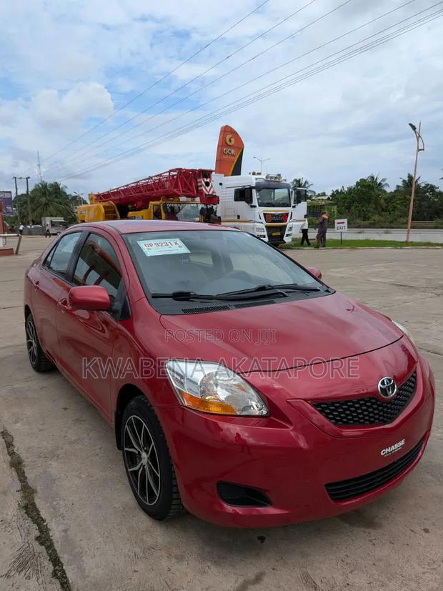Toyota Yaris 2015 Red