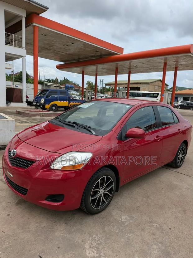 Toyota Yaris 2015 Red