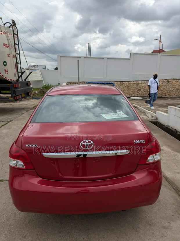 Toyota Yaris 2015 Red