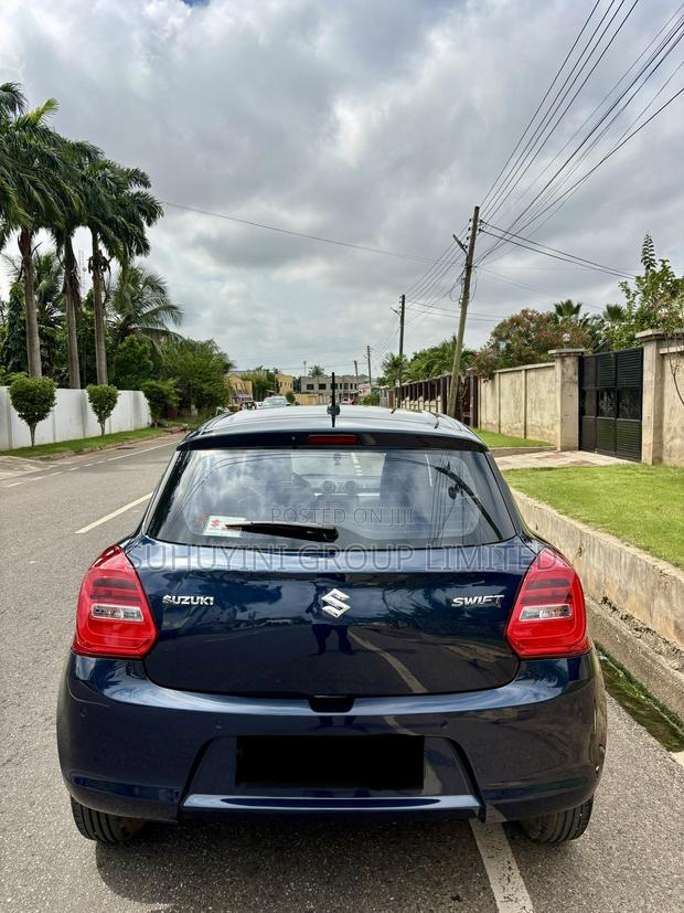 Suzuki Swift 2021 Blue
