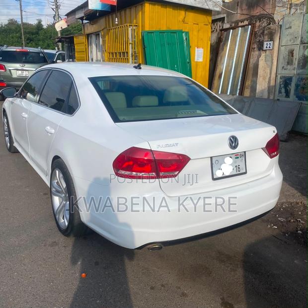 Volkswagen Passat SE 2013 White