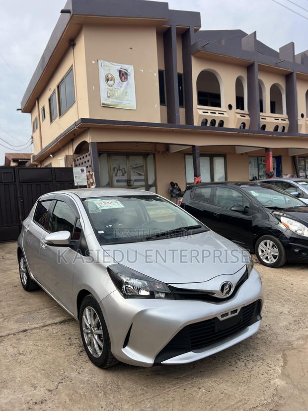 Toyota Vitz 1.3 AWD 3dr 2015 Silver
