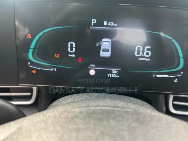 Hyundai Elantra SE IVT 2025 White