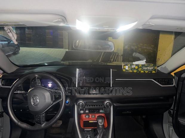 Toyota RAV4 2023 Gray
