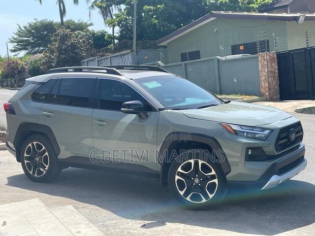 Toyota RAV4 2023 Gray