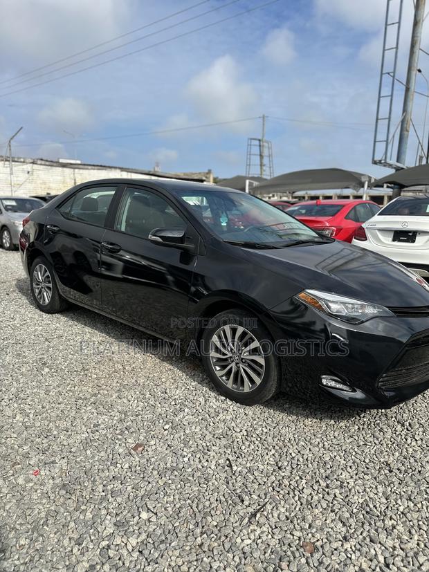 Toyota Corolla XLE 4dr Sedan (1.8L 4cyl CVT) 2017 Black