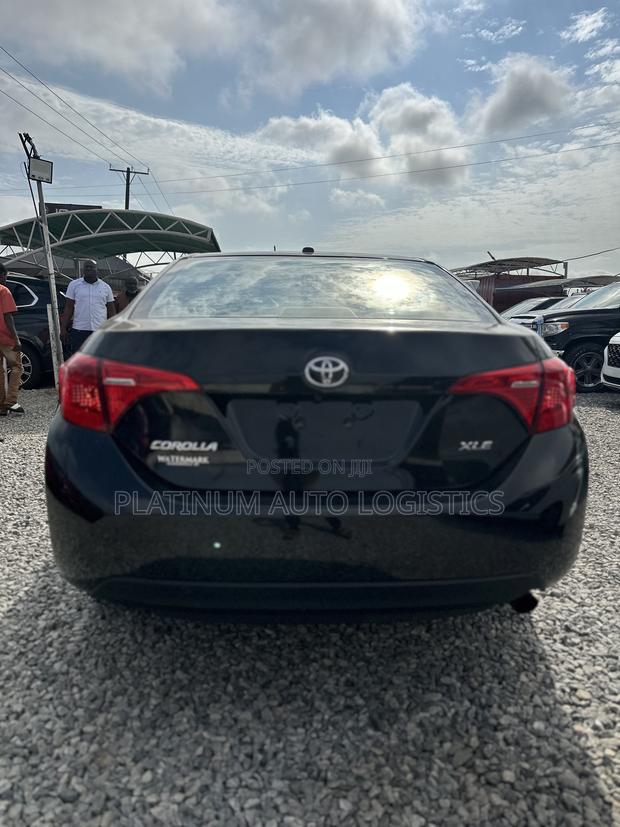 Toyota Corolla XLE 4dr Sedan (1.8L 4cyl CVT) 2017 Black