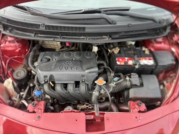 Toyota Yaris 2012 Red