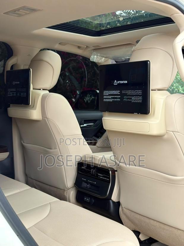 Toyota Land Cruiser 2024 White