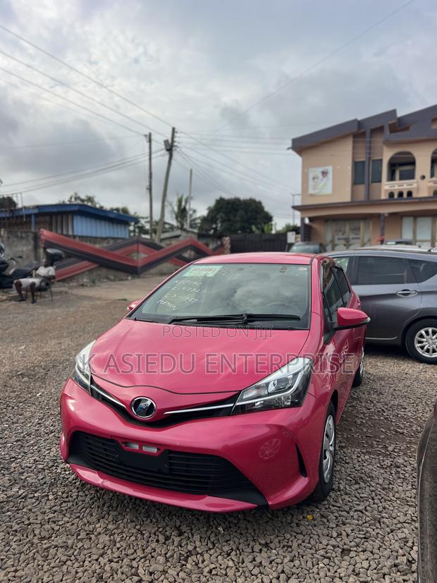 Toyota Vitz 1.3 AWD 3dr 2015 Pink