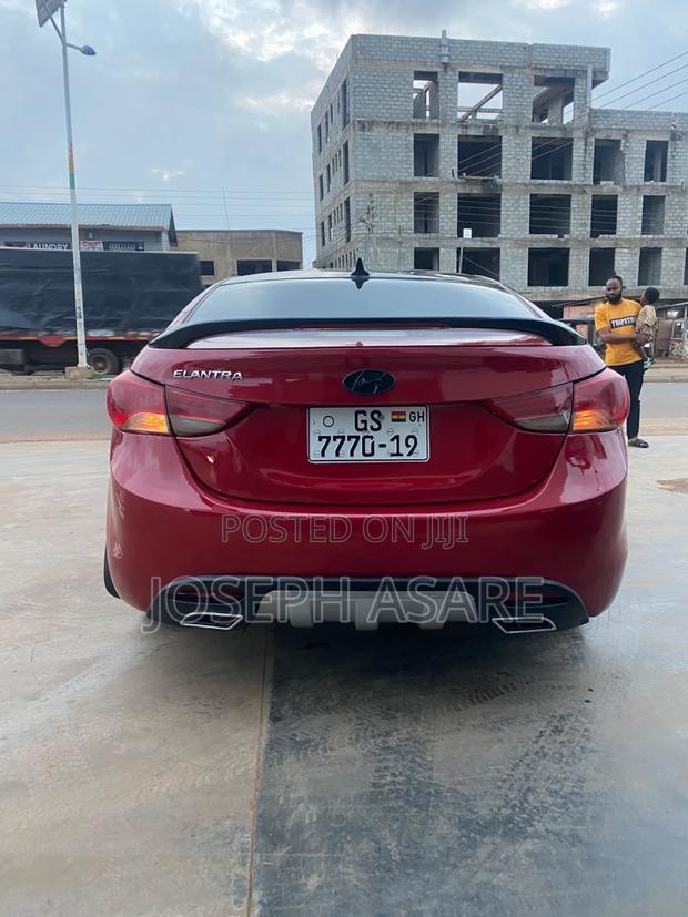 Hyundai Elantra 2014 Red