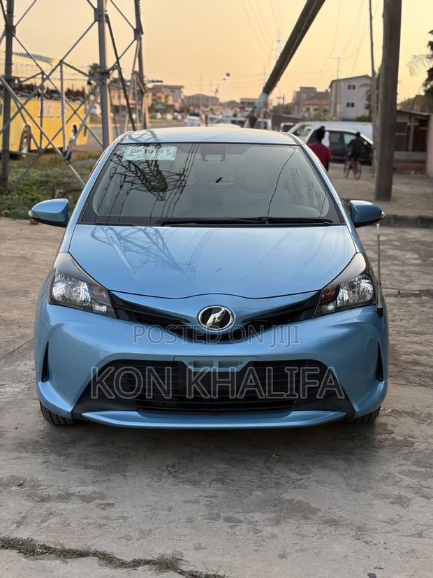 Toyota Vitz 1.3 FWD 5dr 2016 Blue