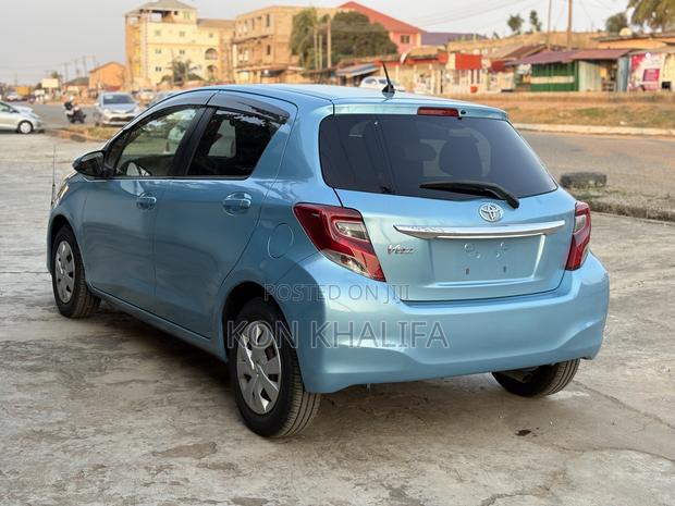 Toyota Vitz 1.3 FWD 5dr 2016 Blue