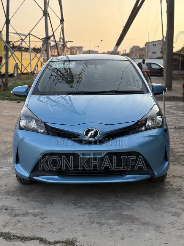 Toyota Vitz 1.3 FWD 5dr 2016 Blue