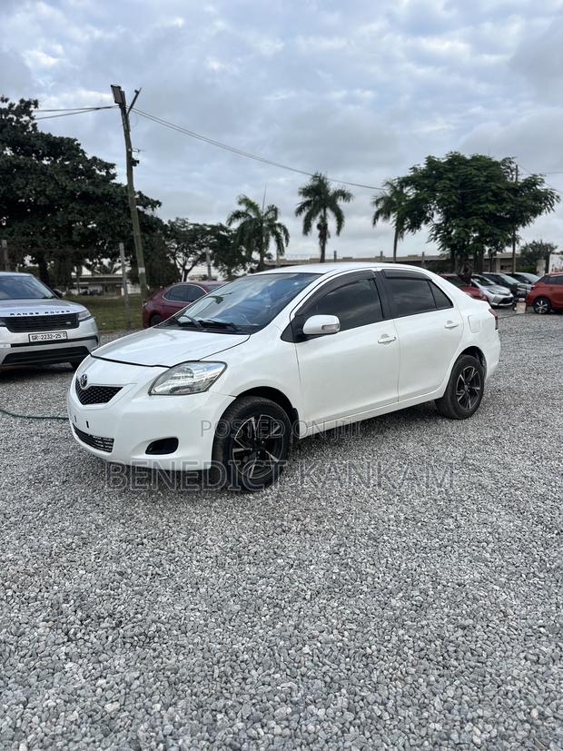 Toyota Belta 2010 White