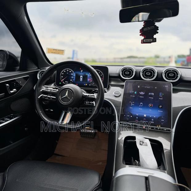 Mercedes-Benz C300 2023 Gray